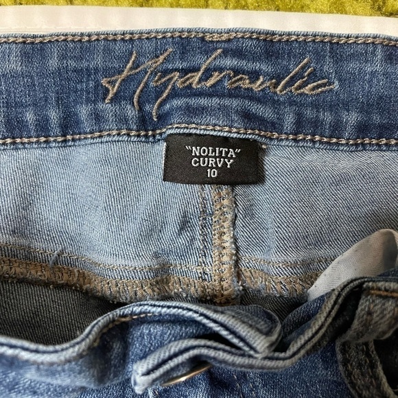 Hydraulic “nolita” curvy size 10 mid rise distressed skinny jeans - Picture 3 of 6